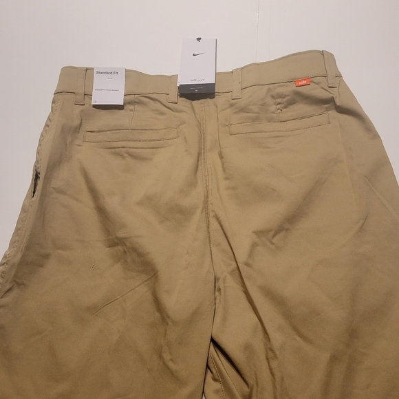 Nike Dri-FIT UV Men's 10.5" Golf Chino Shorts - Picture 12 of 16